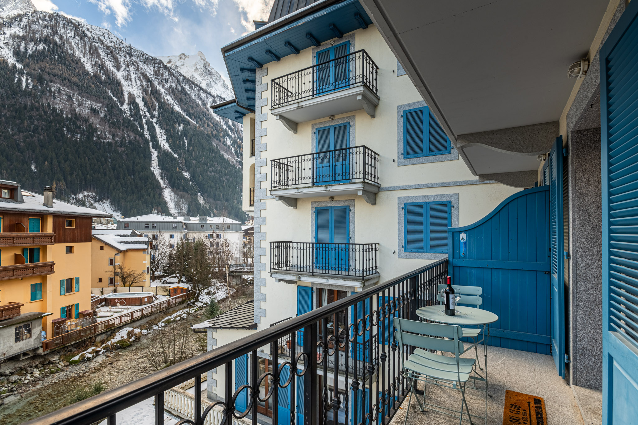 Apartment-Kitson-Alpes-Travel-57