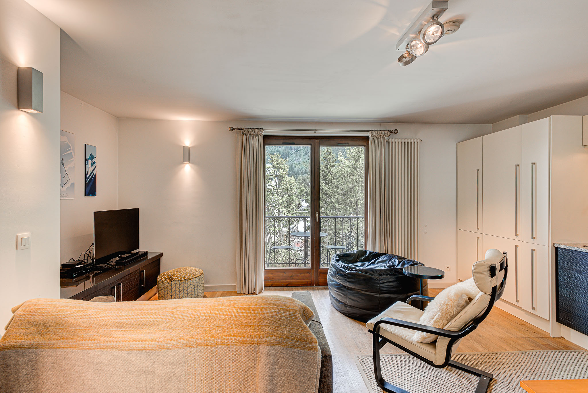 Apartment-Cosmiques-Alpes-Travel-Chamonix-06-1