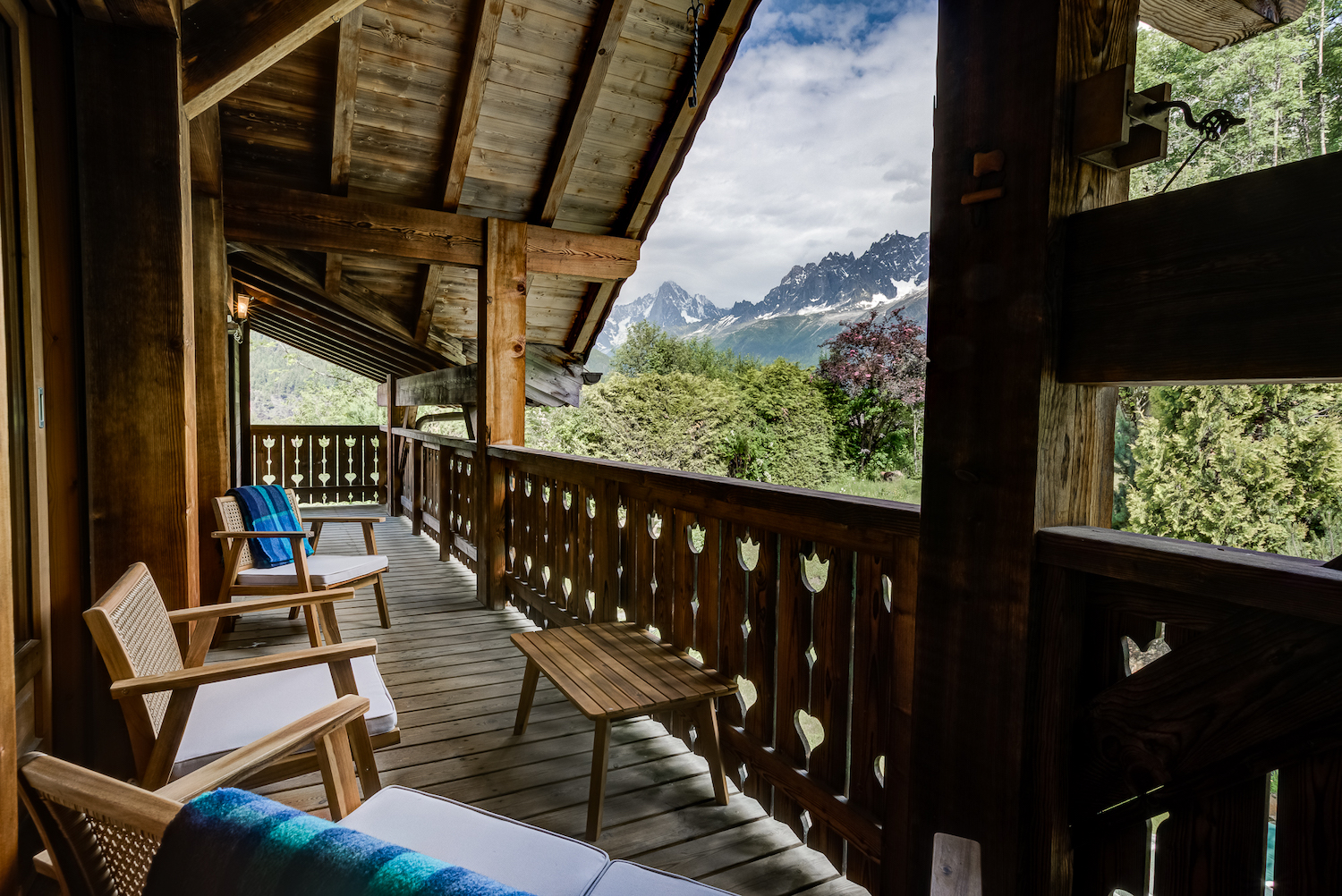 Chalet-Ecritoire-Balcony