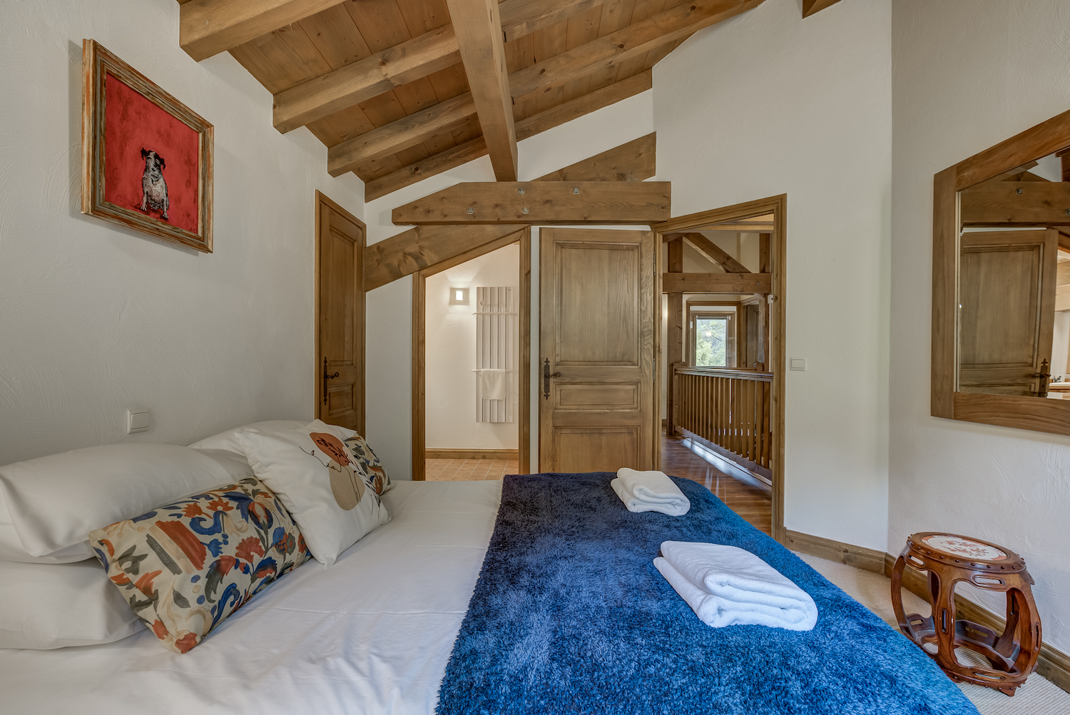 Chalet-Ecritoire-Upstairs-bedroom-