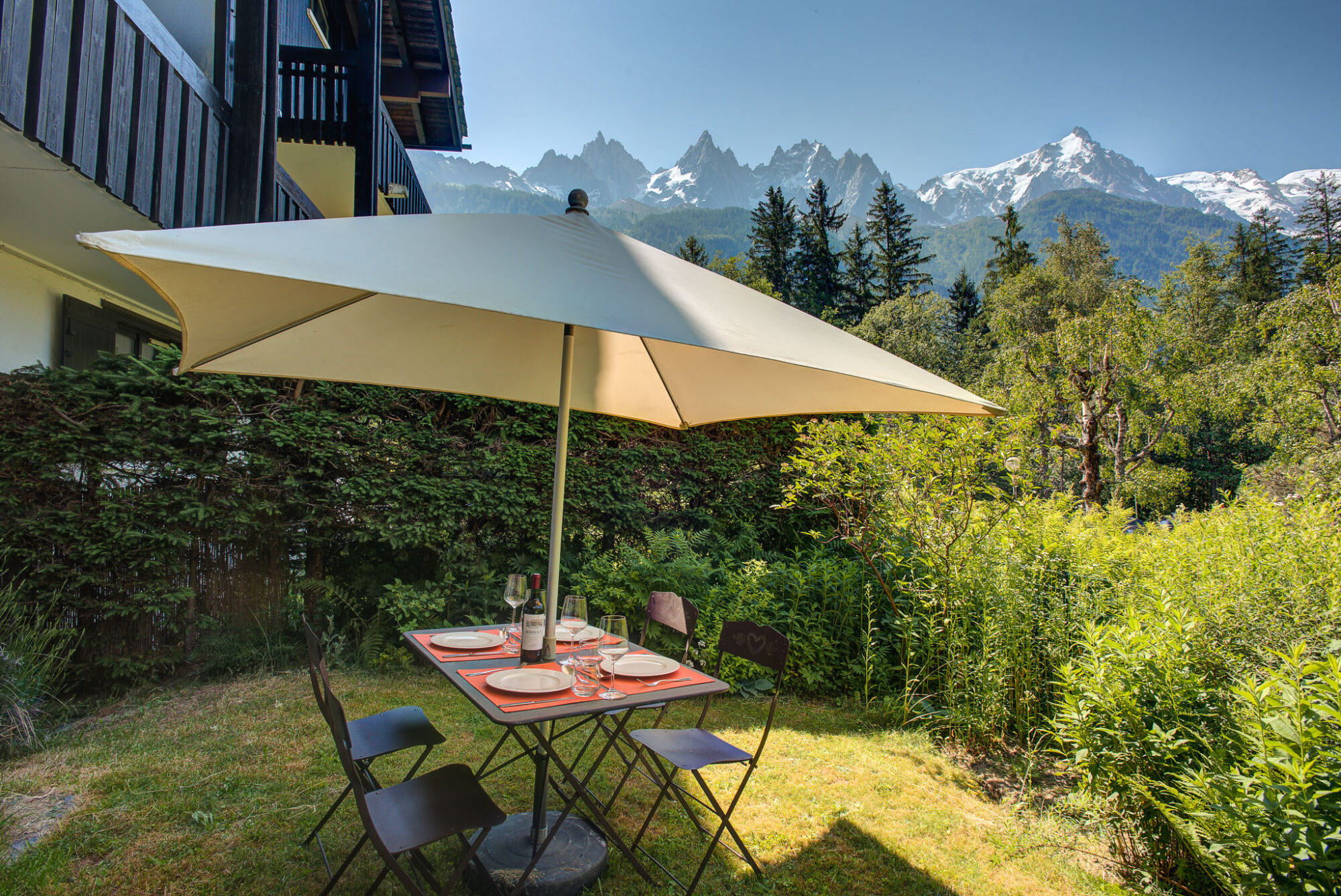 Chamonix Les Praz Apartment with Garden Alpestravel