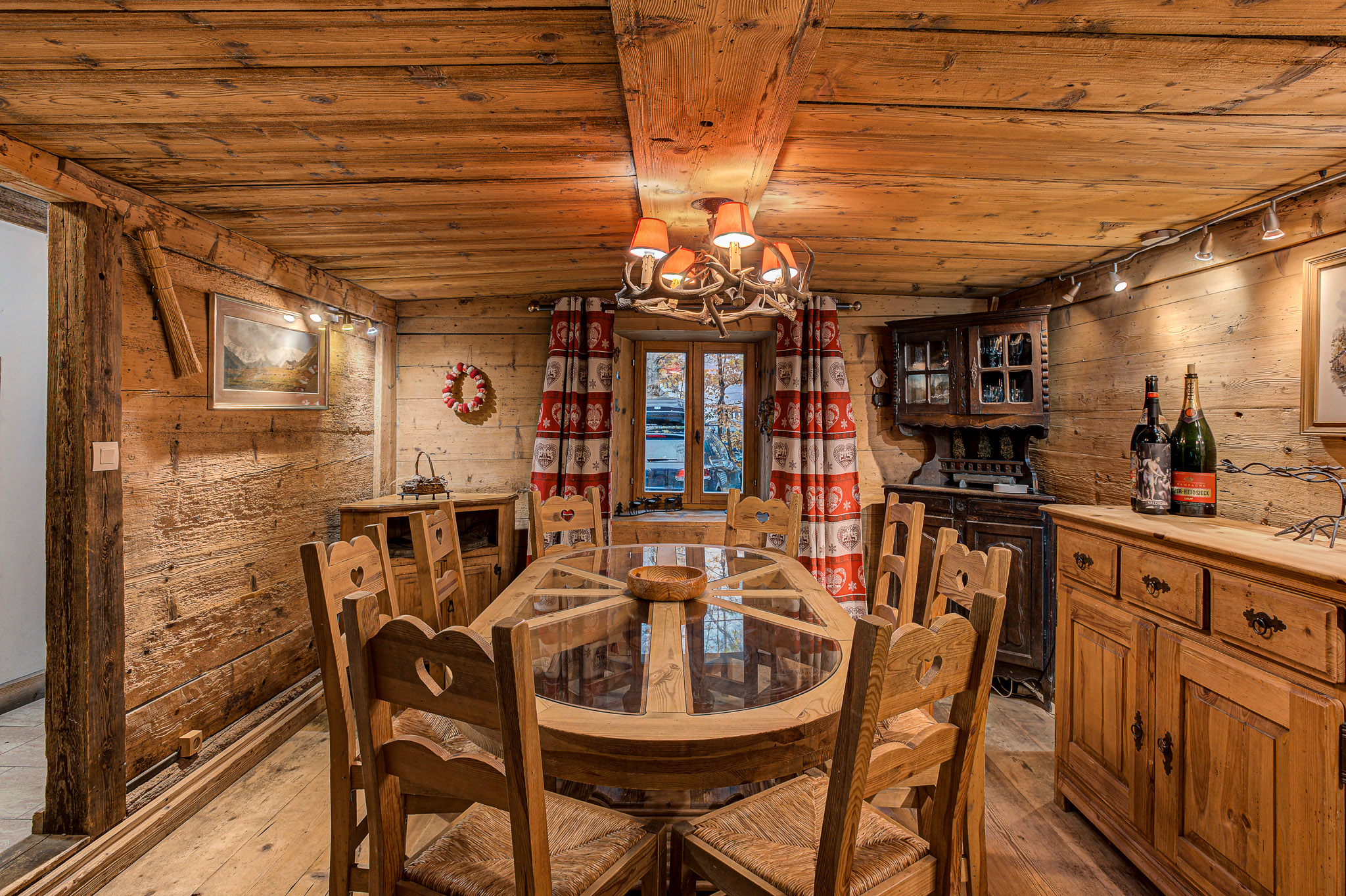 Chalet-Pele-Alpes-Travel-11