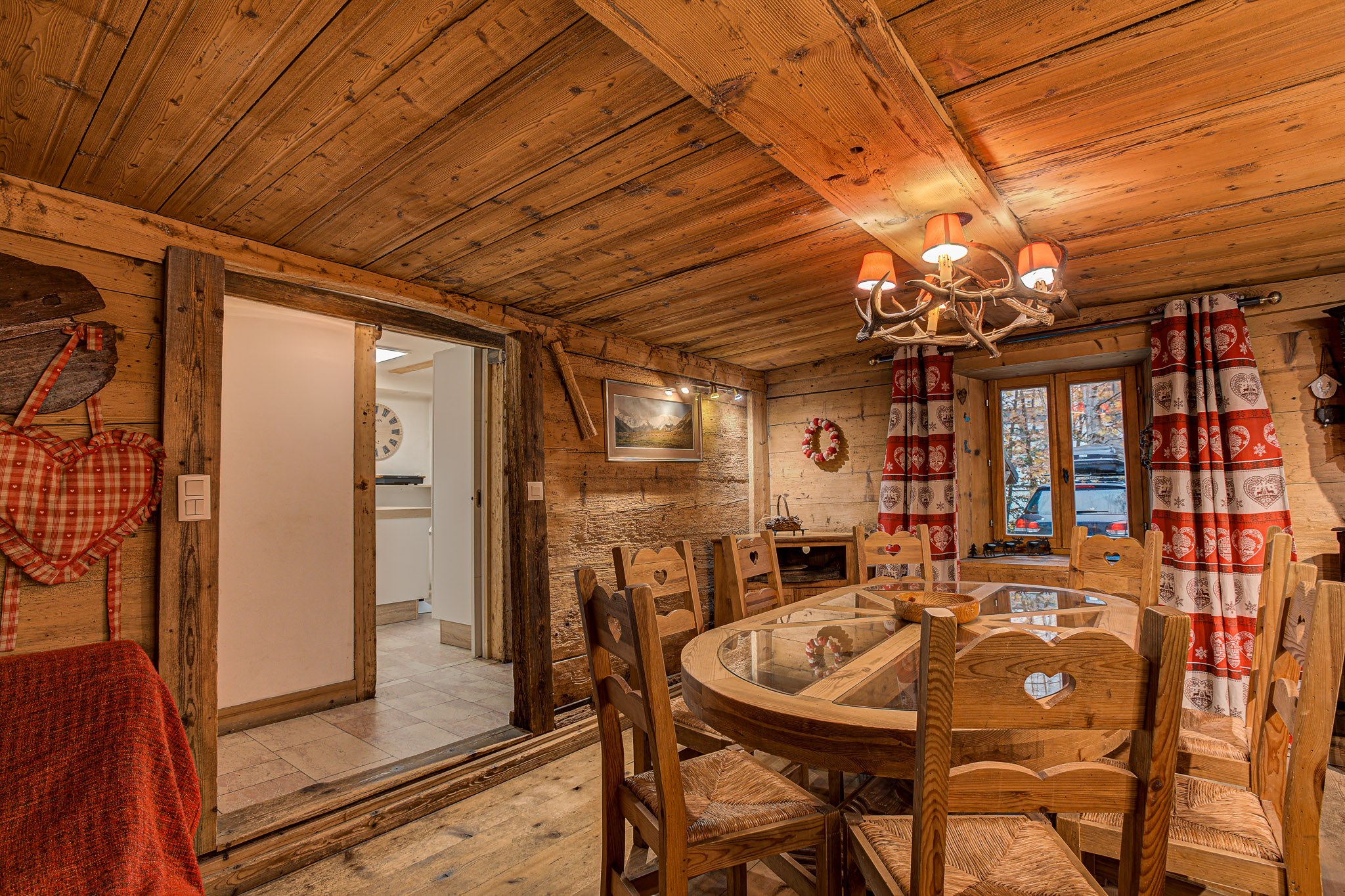 Chalet-Pele-Alpes-Travel-12