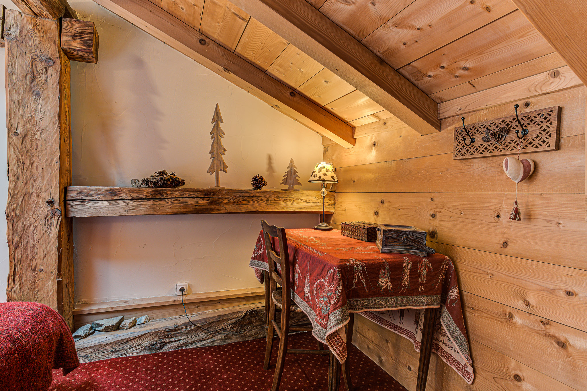 Chalet-Pele-Alpes-Travel-50