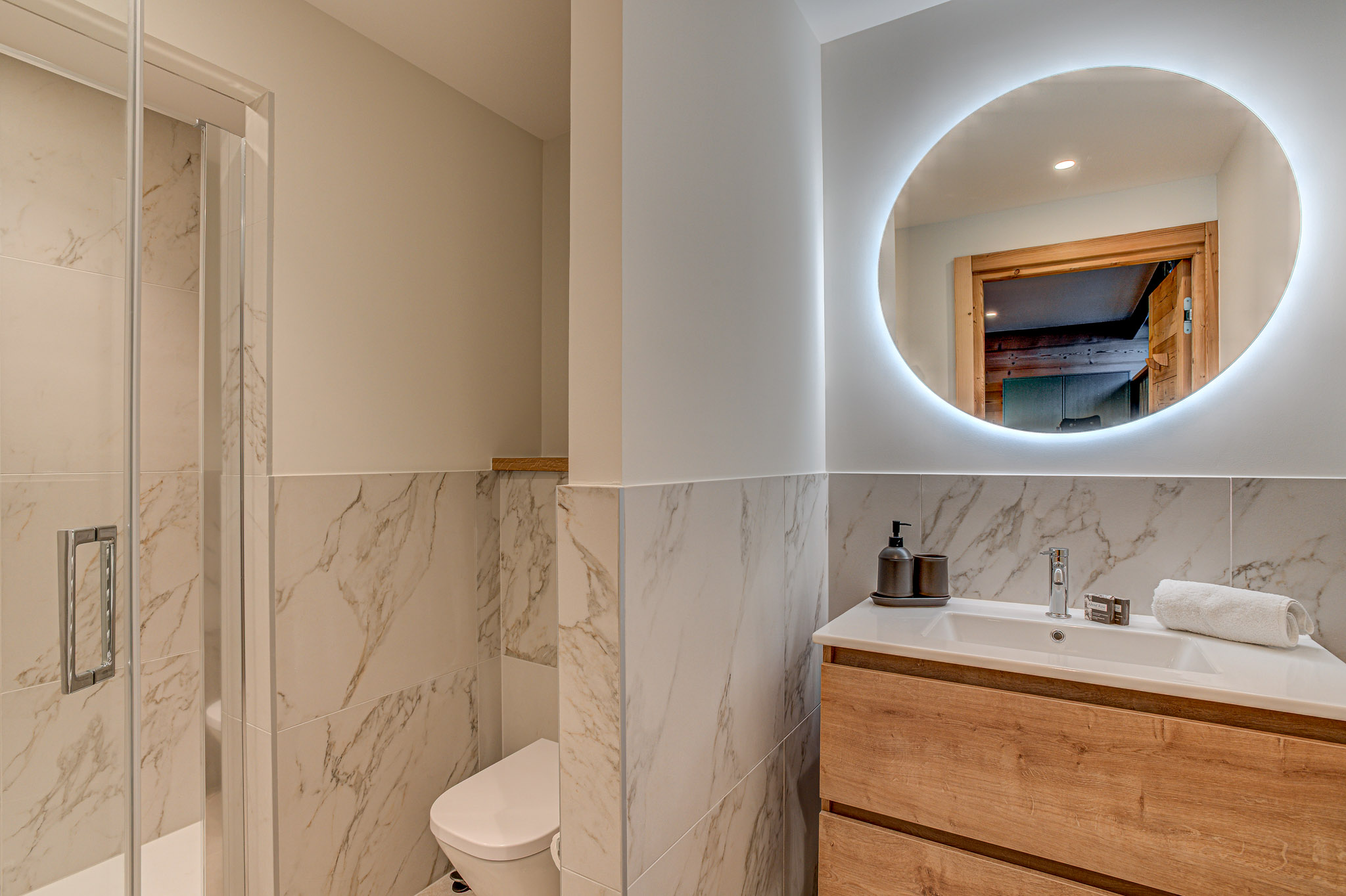 Chalet-Diard-additional-bathroom-photos-2